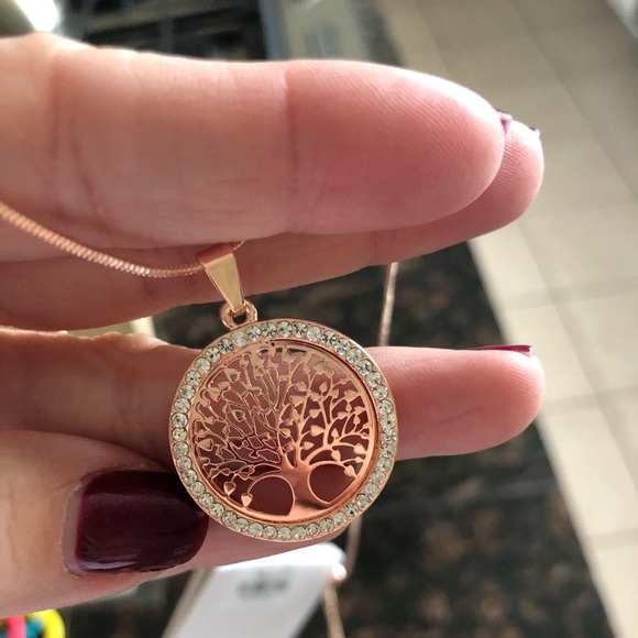 ✨Tree of Life Crystal Encrusted Gold Pendant✨ - Picture 3 of 7